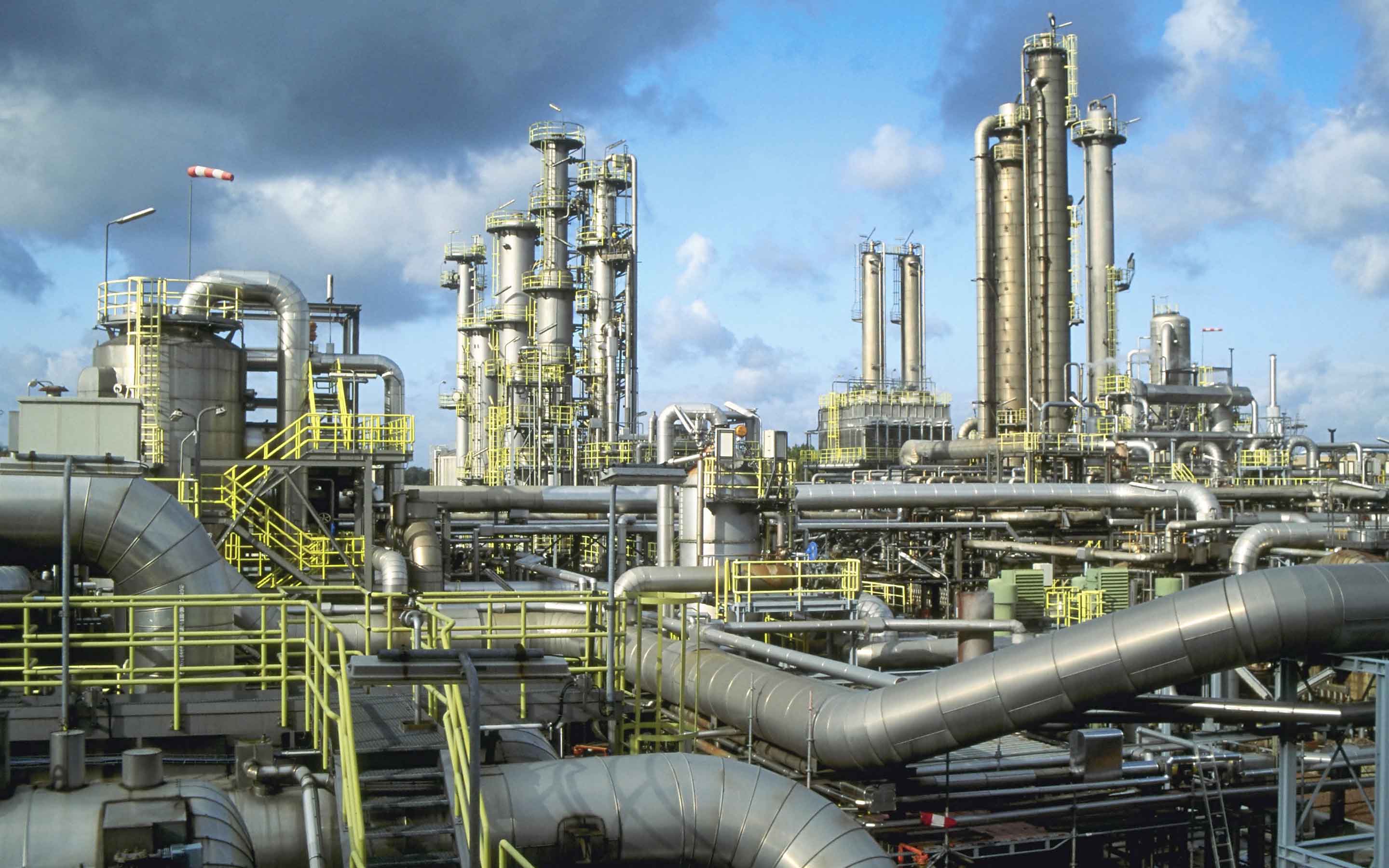 http://www.pcscsecurity.com/wp-content/uploads/2014/03/refinery_background.jpg